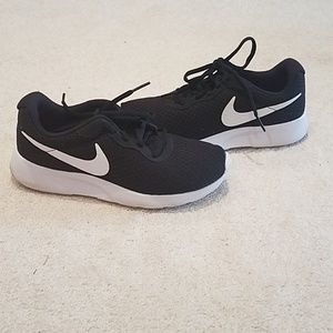 Nike Black/White 7 comfy shoes